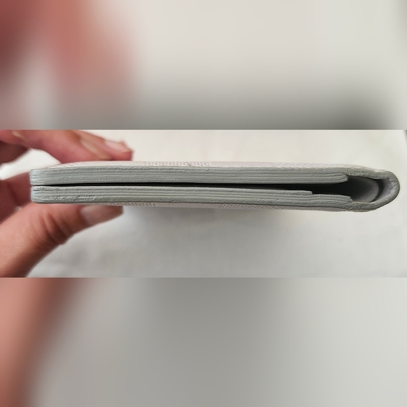 Louis Vuitton Artic Damier Infini Passport Holder - Picture 4 of 14